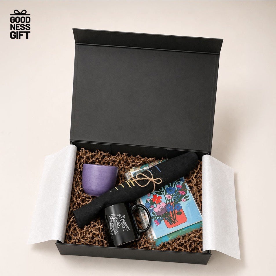Signature Gift Box (M)